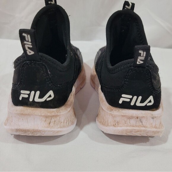 Fila Youth toddler Boys size 8 black Landbuzzer Running Shoe - Picture 2 of 7